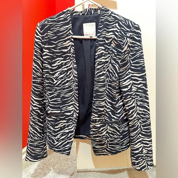 Rebecca Taylor Zebra Print Women's short blazer. Size 8. - Picture 2 of 5
